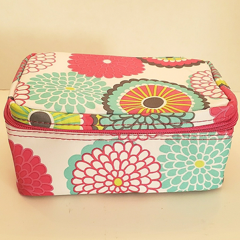 Thirty One Baubles and Bracelets Case